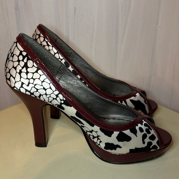 Madden Girl Platform Pumps. Black and white with red accent Zebra - Picture 5 of 10
